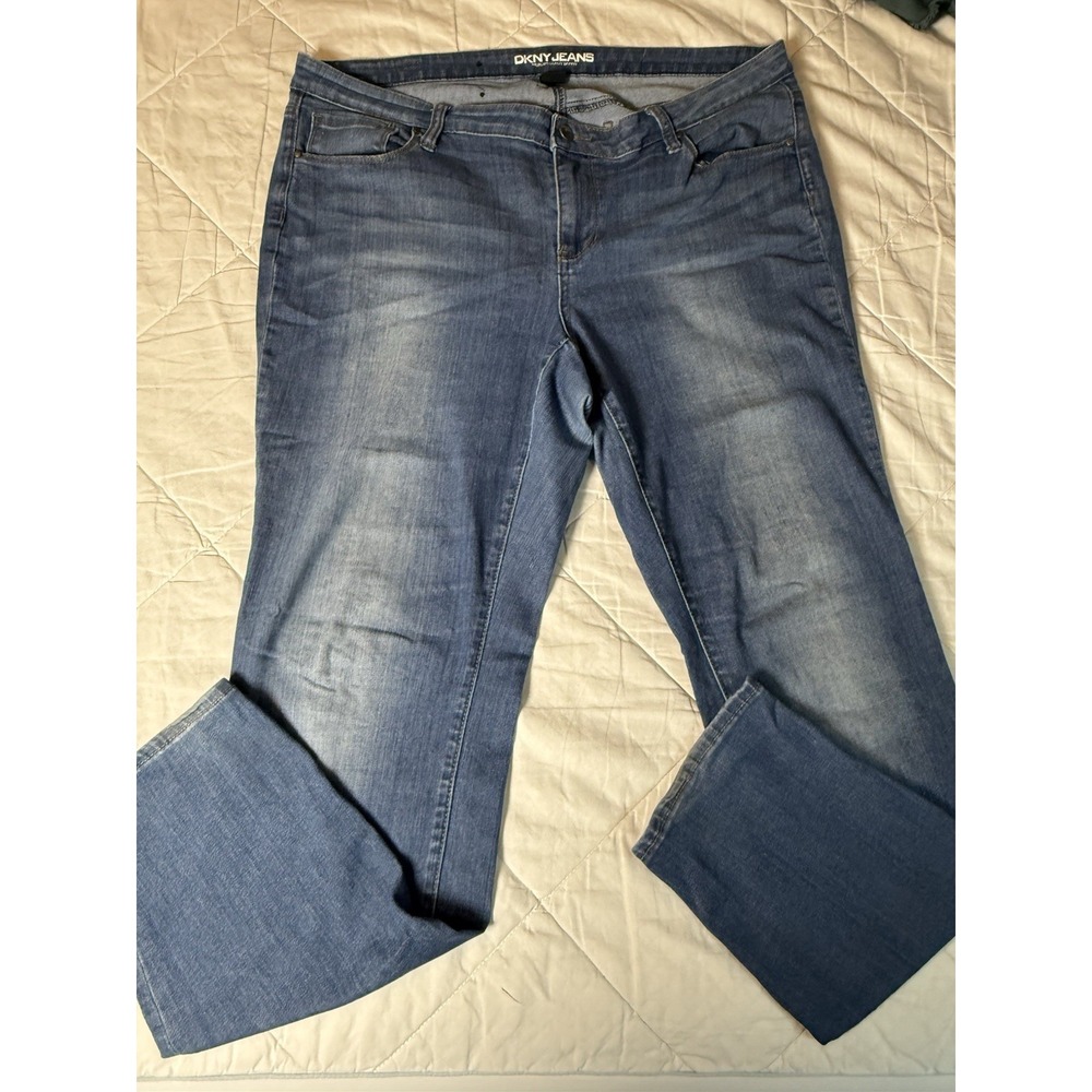 DKNY‎ Jeans Mercer Curvy Skinny Women's Size 16W Blue Stretch Denim Jeans 31x41
